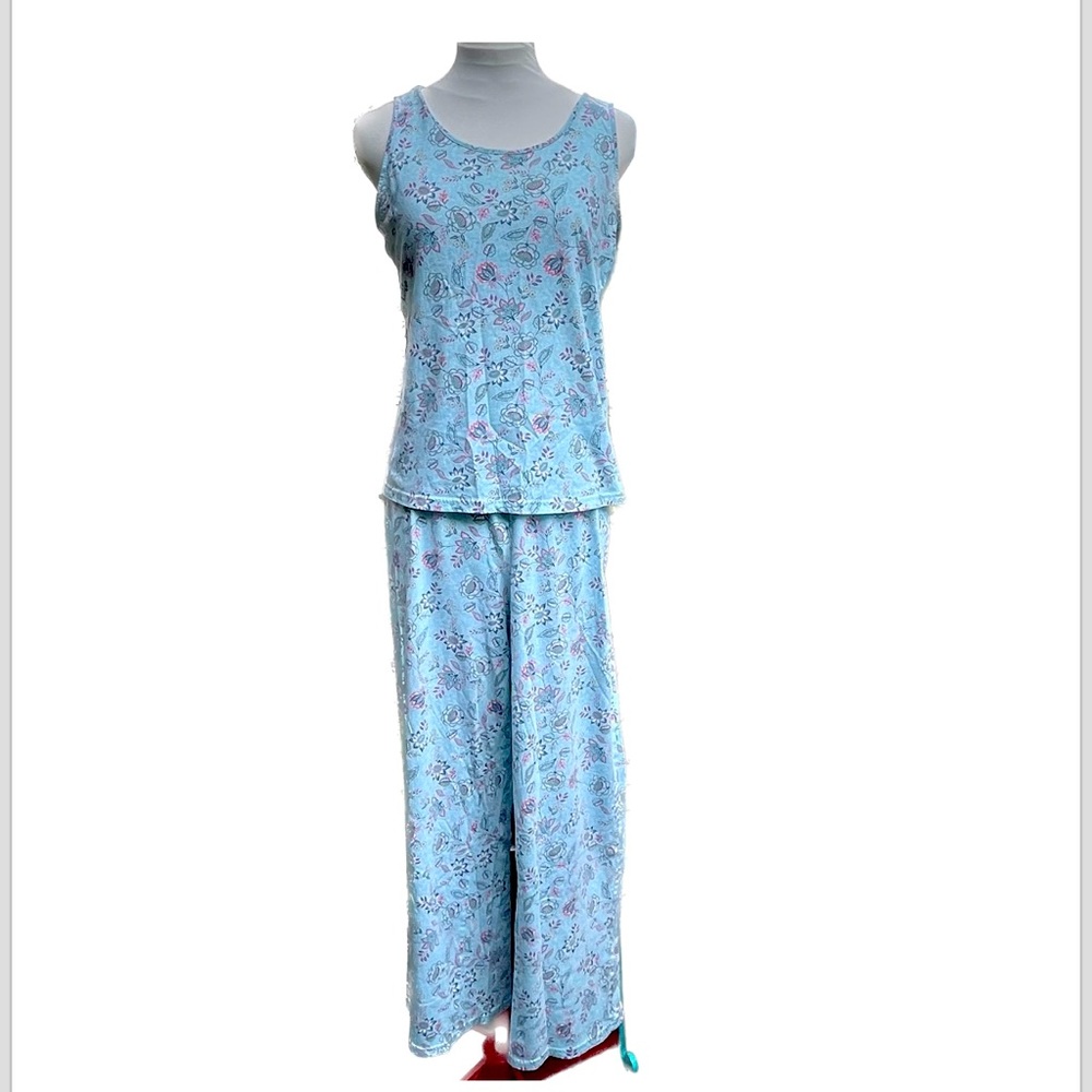 Kim Rogers Floral Two Piece Pajamas Size Medium Top & Large Bottoms